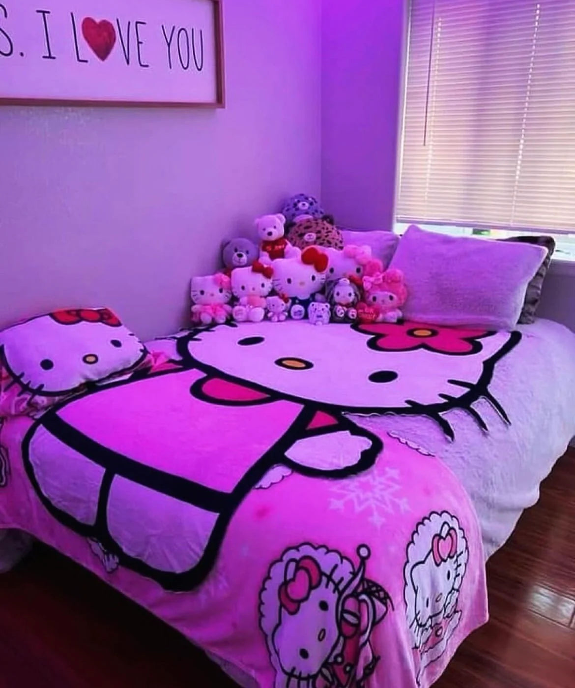 HelloKitty Cozy Blanket