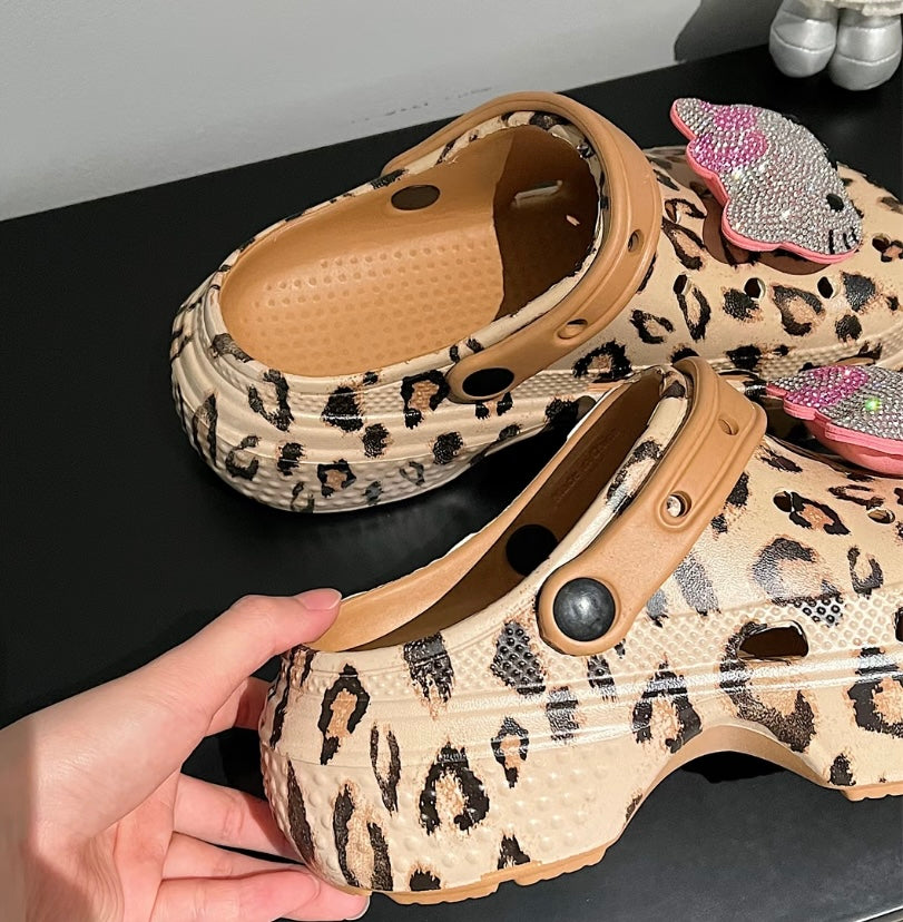 HelloKitty Sparkle Face Krush Leopard Clogs