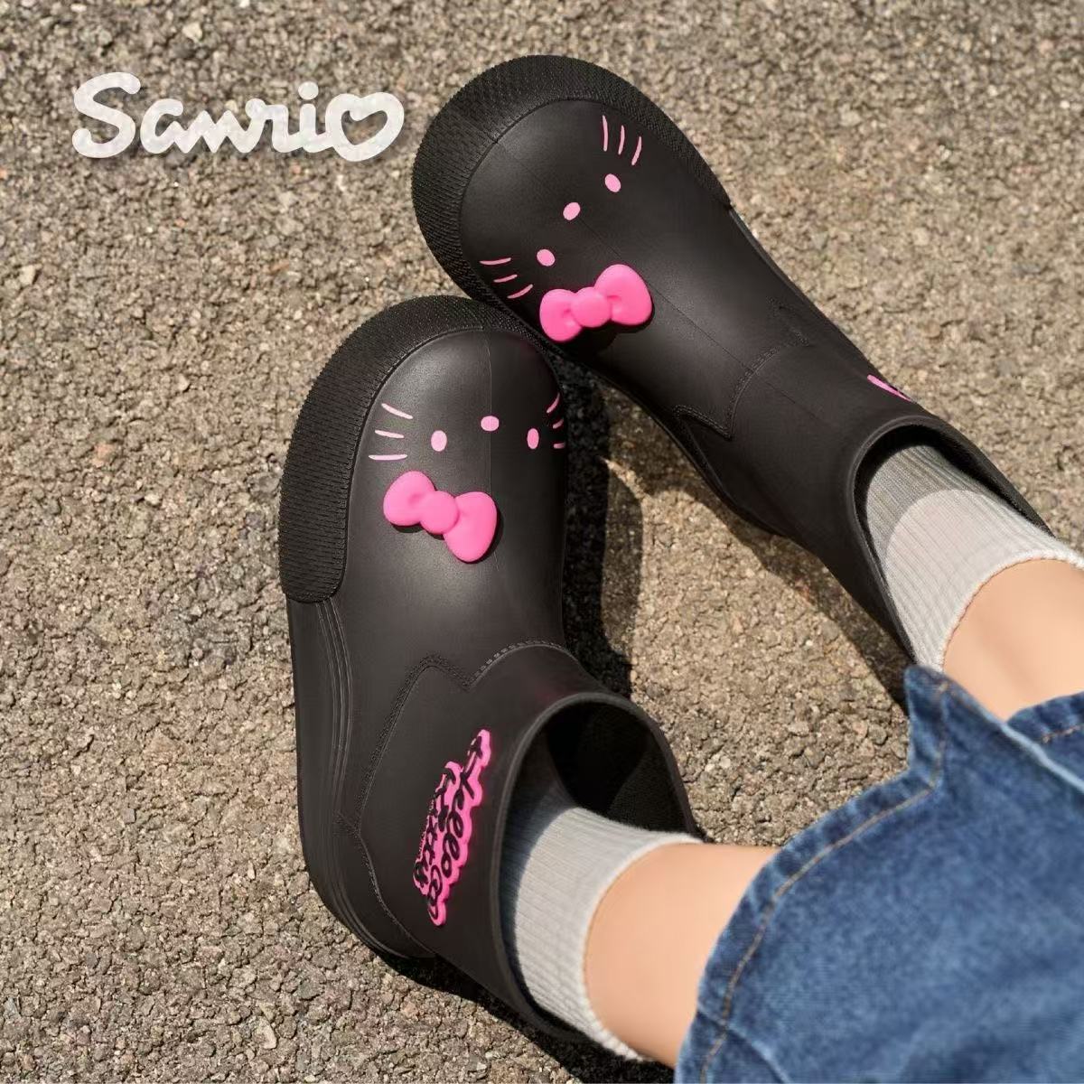 Hello Kitty Women's Short Rain Boot Outdoor Boots