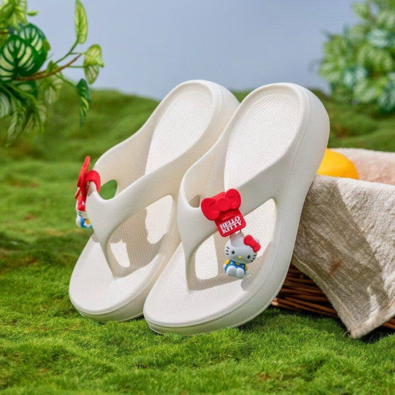 Sanrio Characters Thick Sole Flip Flops - 3.5cm Platform EVA Soft Cushion Slides for Women, Anti-Slip Beach & Casual Slippers
