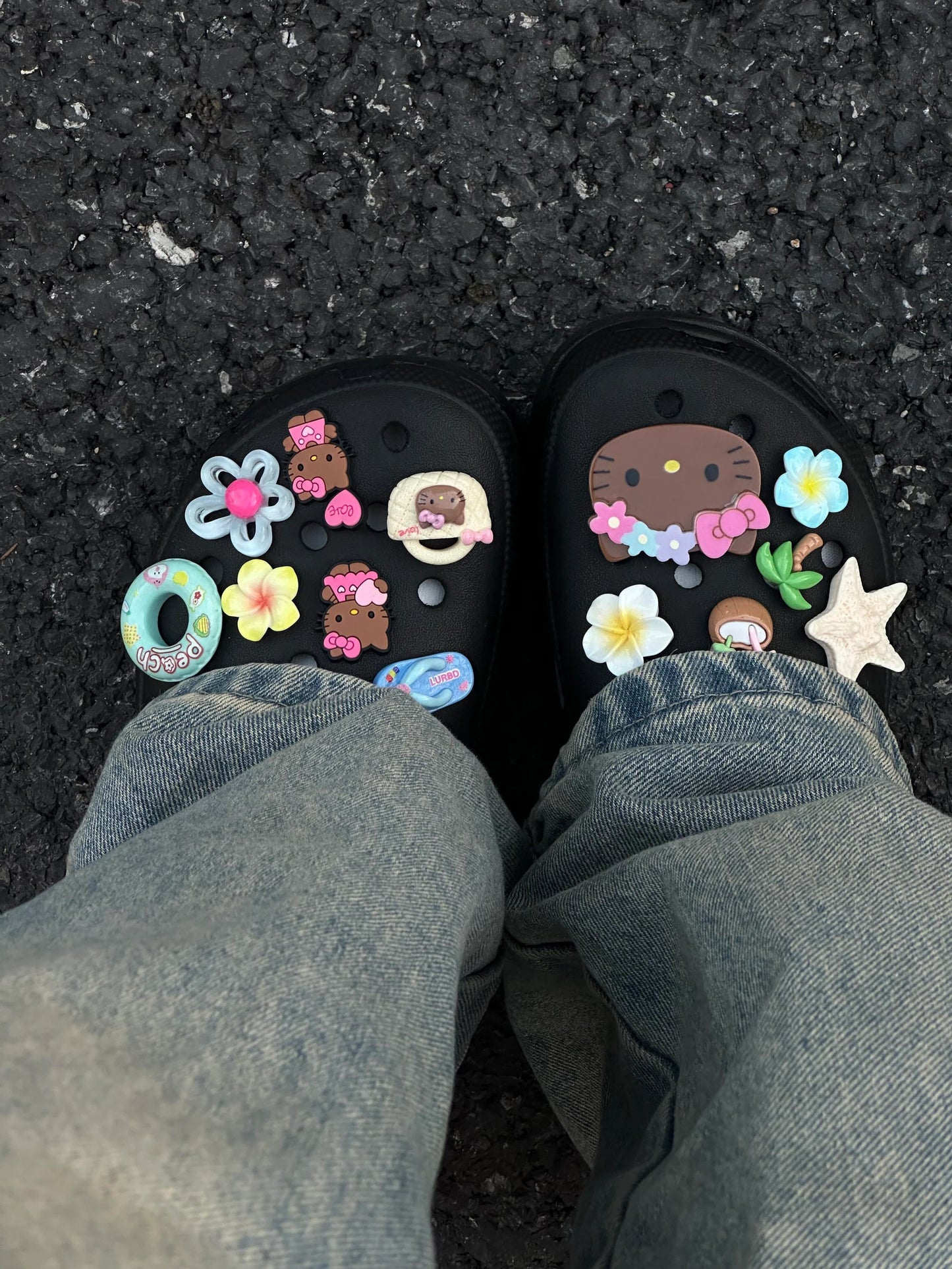 Tan Hellokitty Charms Cute Pack Pins Shoe Decoration Croc Accessories for Croc Bags Clogs Slides