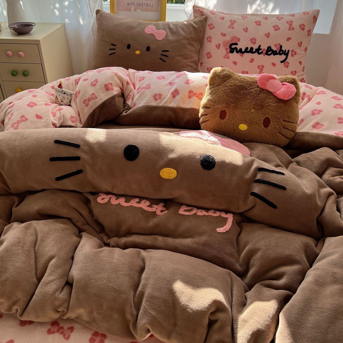 Hello Kitty Cozy Brown 4-Piece Bedding Set