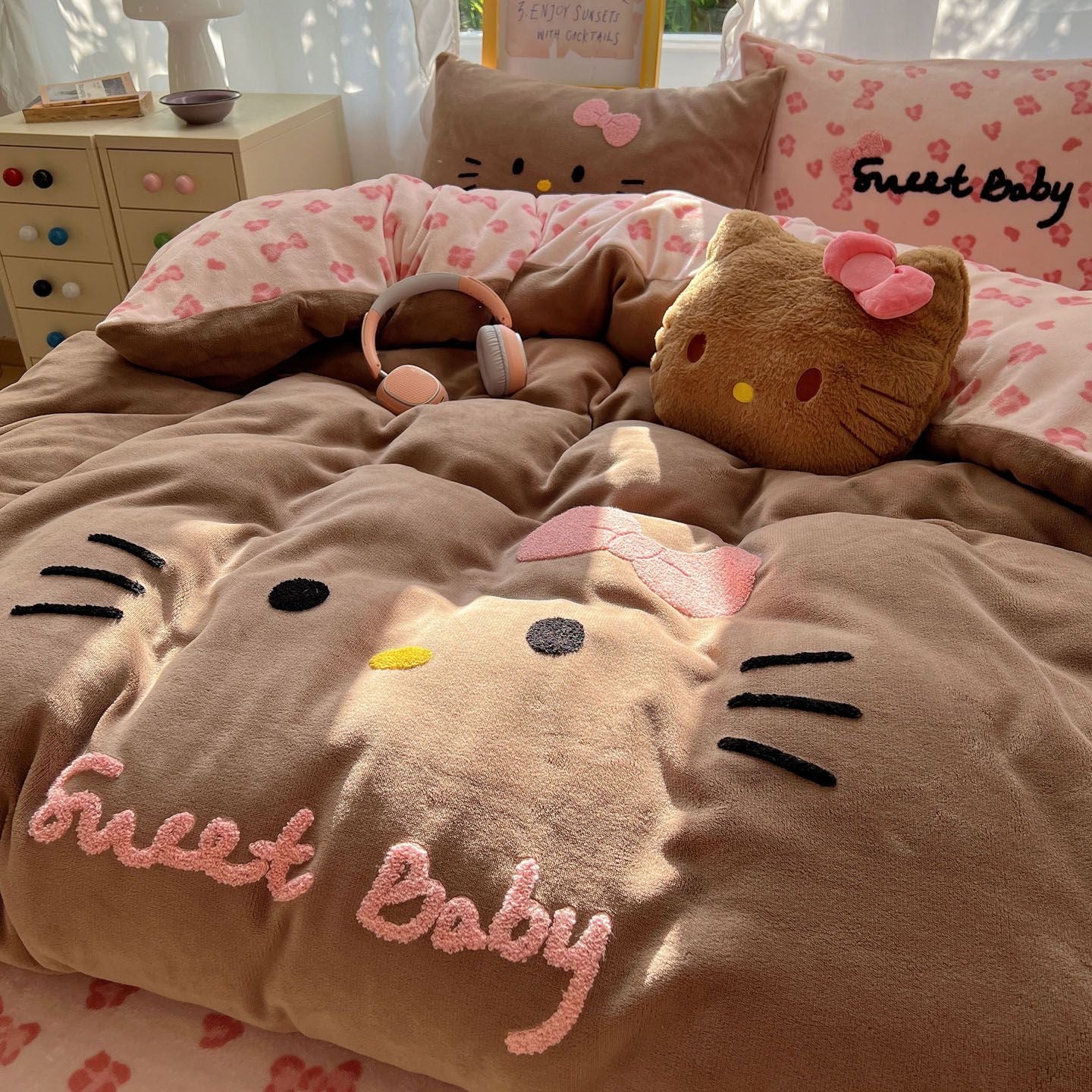 Hello Kitty Cozy Brown 4-Piece Bedding Set
