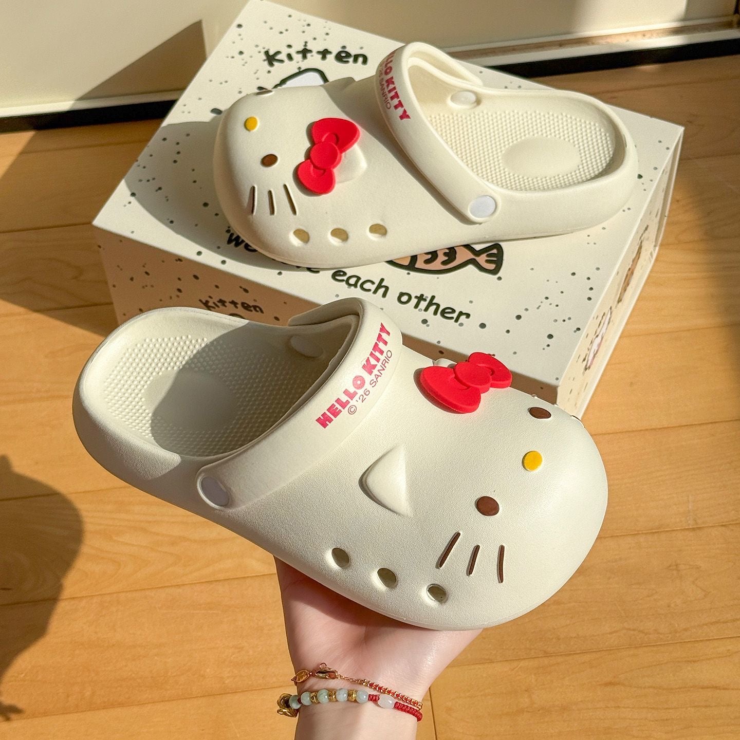 Hello Kitty Bubble Grip Clogs