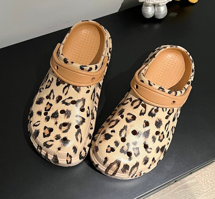 HelloKitty Sparkle Face Krush Leopard Clogs