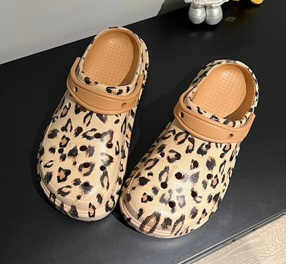 HelloKitty Sparkle Face Krush Leopard Clogs