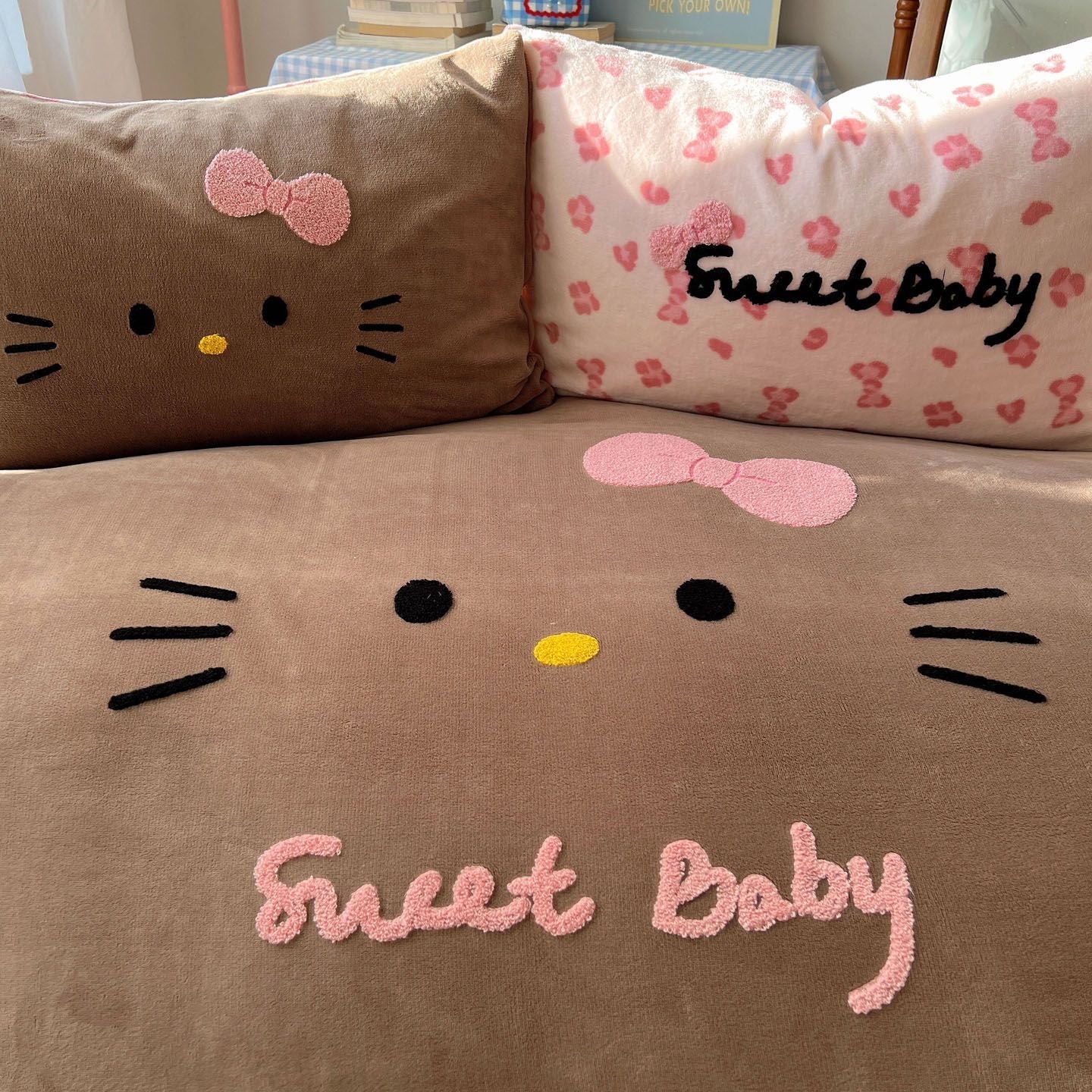 Hello Kitty Cozy Brown 4-Piece Bedding Set