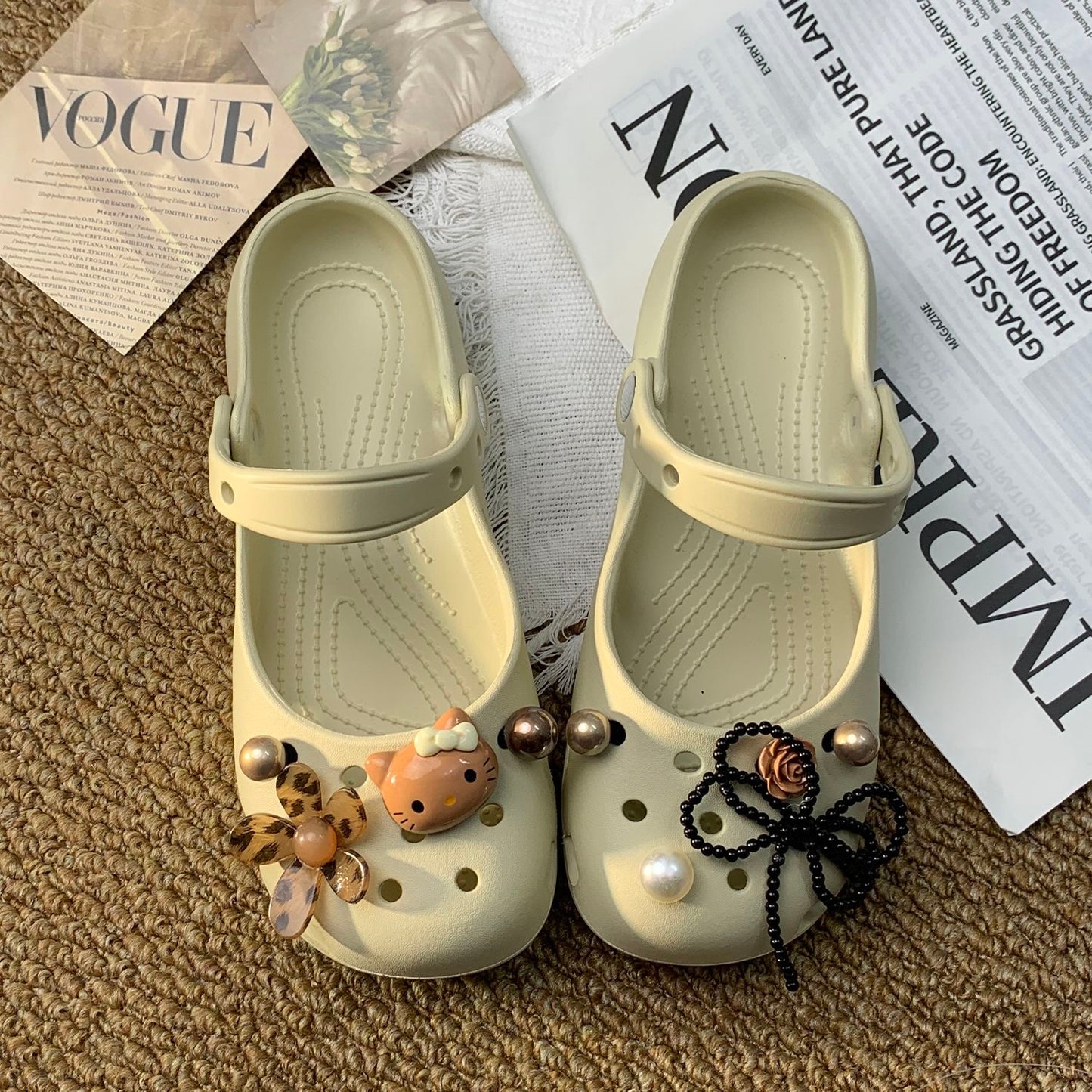 Hello Kitty Customizable Crocs-Style Clogs Summer Beach Shoes