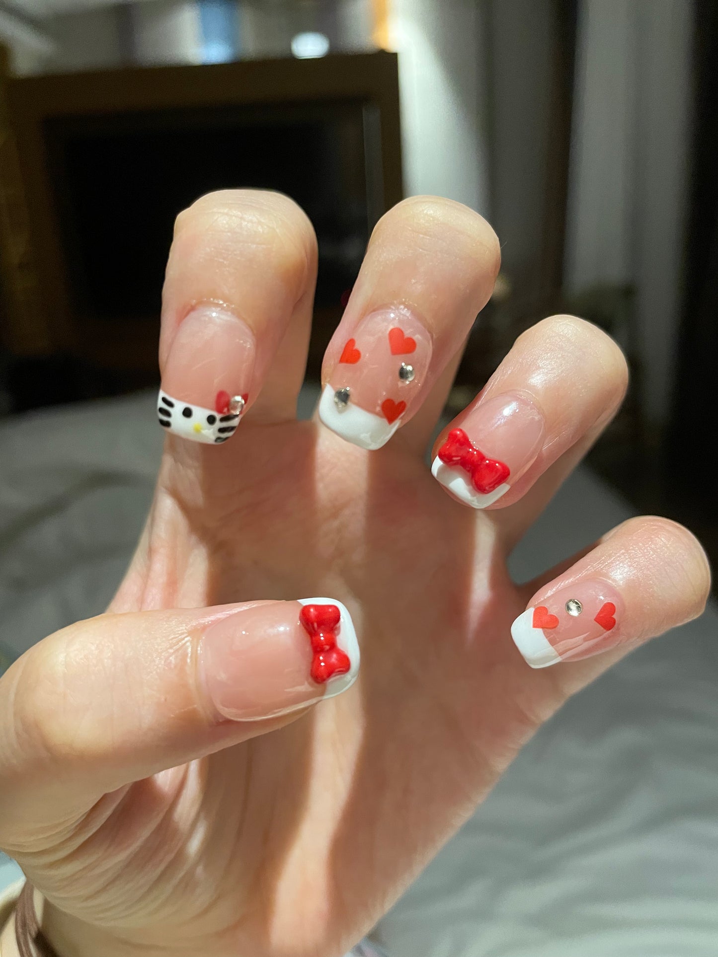 Hello Kitty French Aufkleb-Nagel-Set