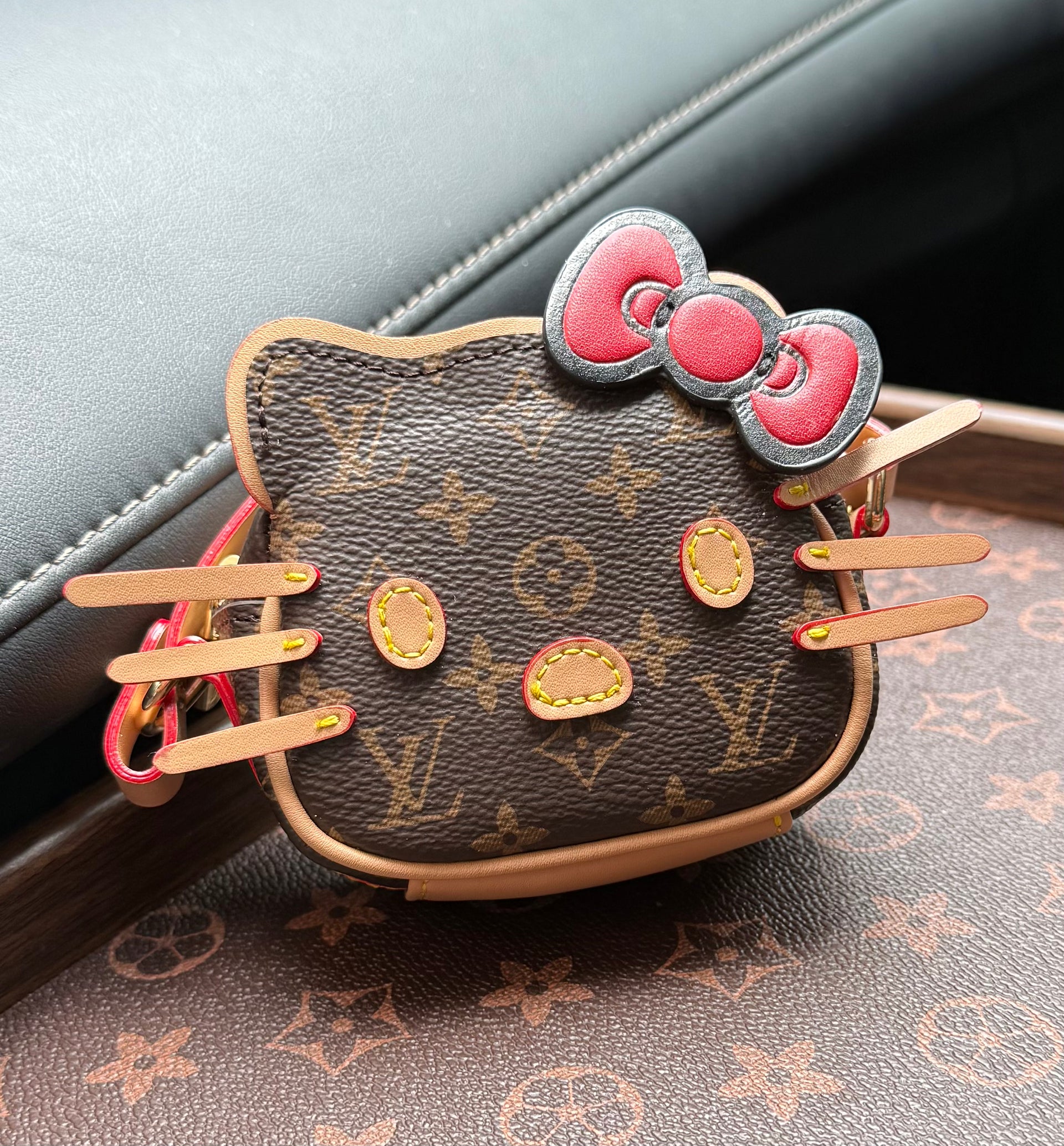 HELLO KITTY ミニランチケース パンダデザイン激レア貴重レトロ Hello Kitty Mini Designer Bag – GoodChoyice