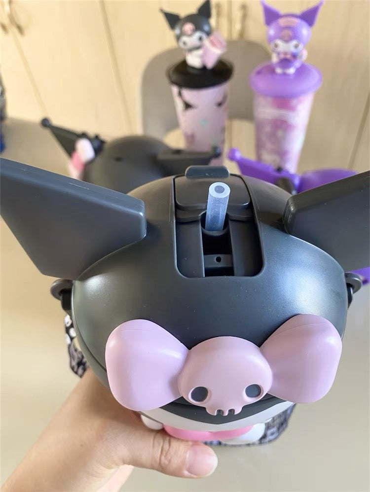 Trinkbecher mit Kuromi-Motiv