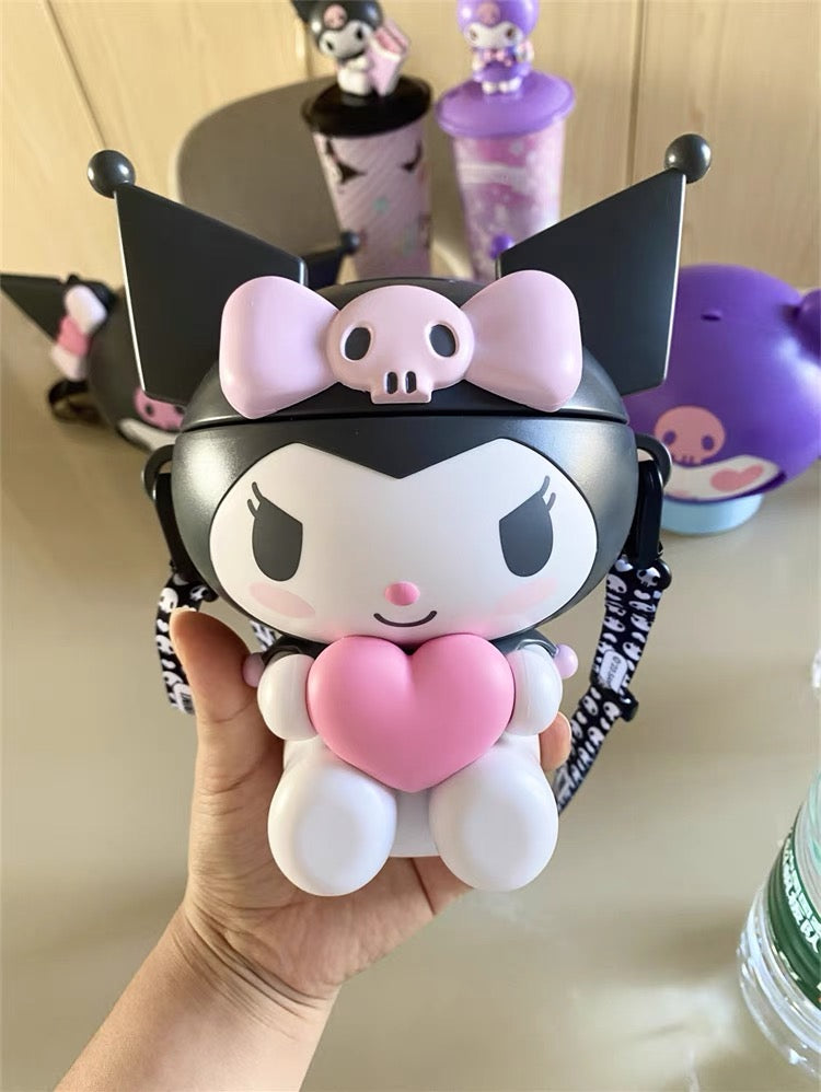Trinkbecher mit Kuromi-Motiv