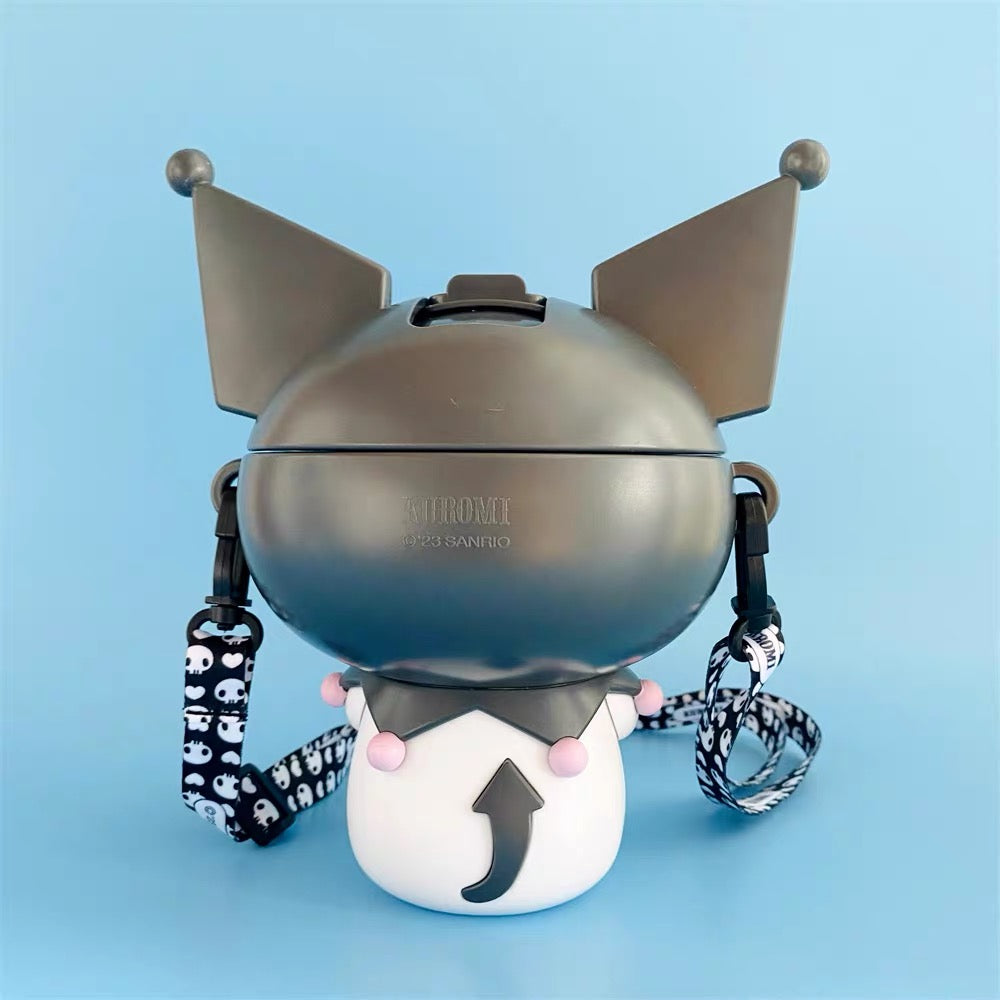 Trinkbecher mit Kuromi-Motiv