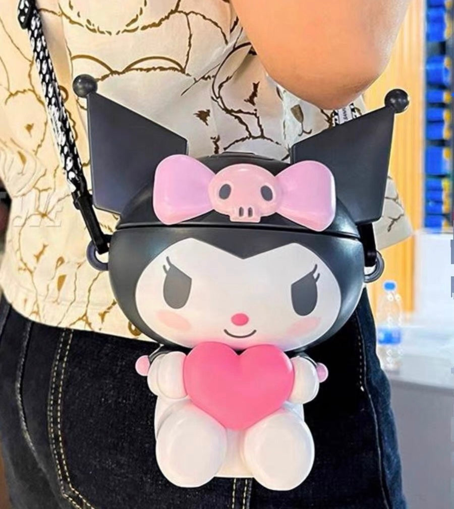 Trinkbecher mit Kuromi-Motiv