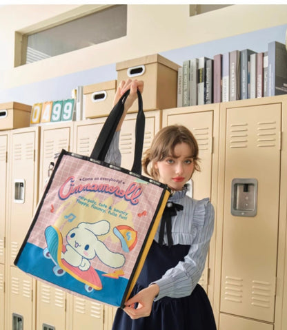 LeSportsac Cinnamoroll Tragetasche im Vintage-Stil, modern