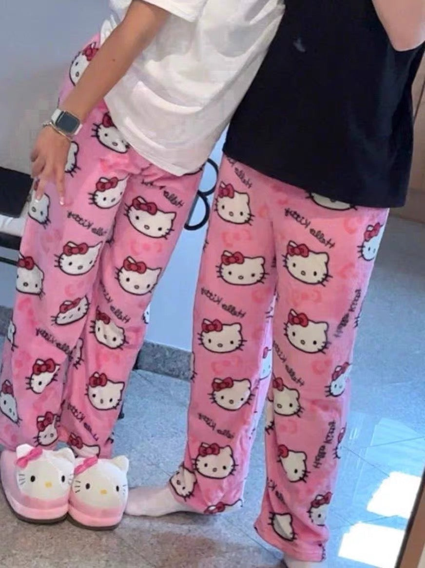 Passender Pyjama „Hello Kitty“ 