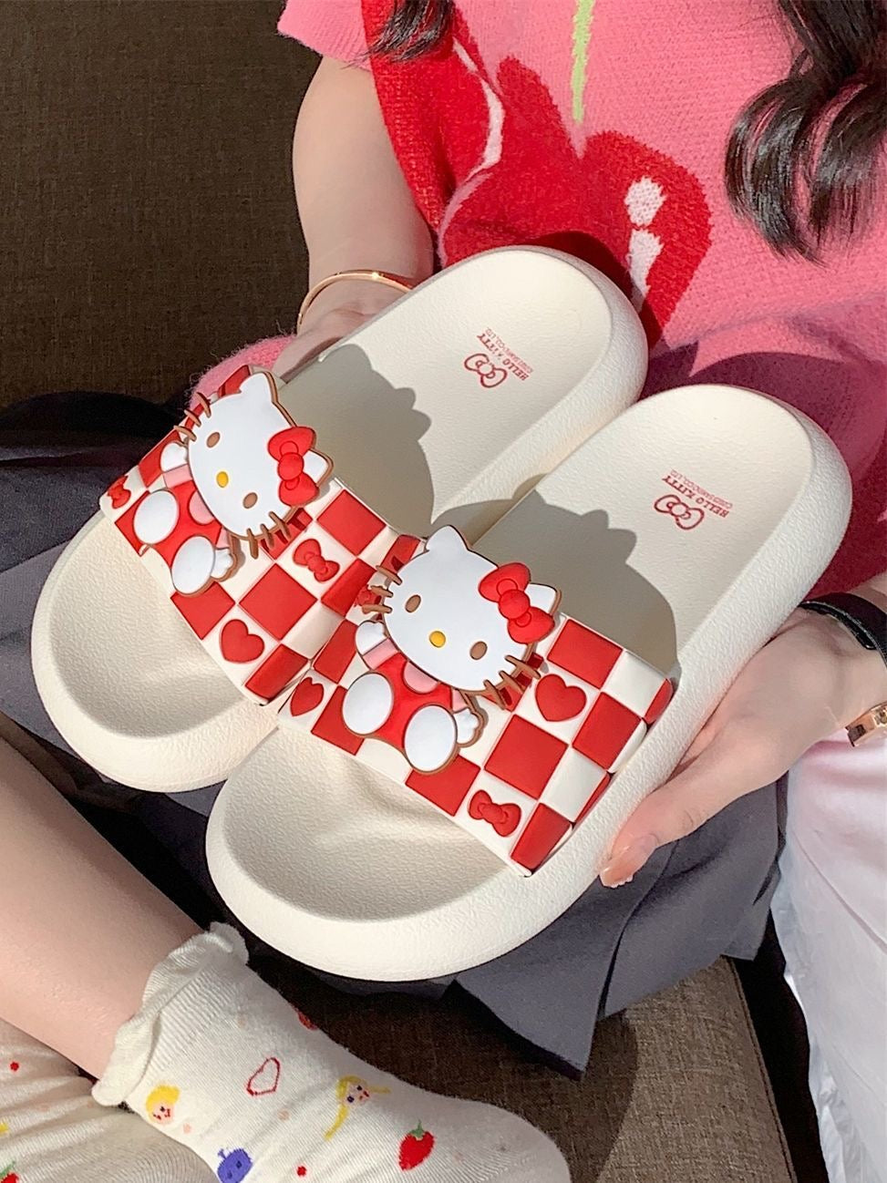 Sanrio Hausschuhe mit Schachbrett-Design