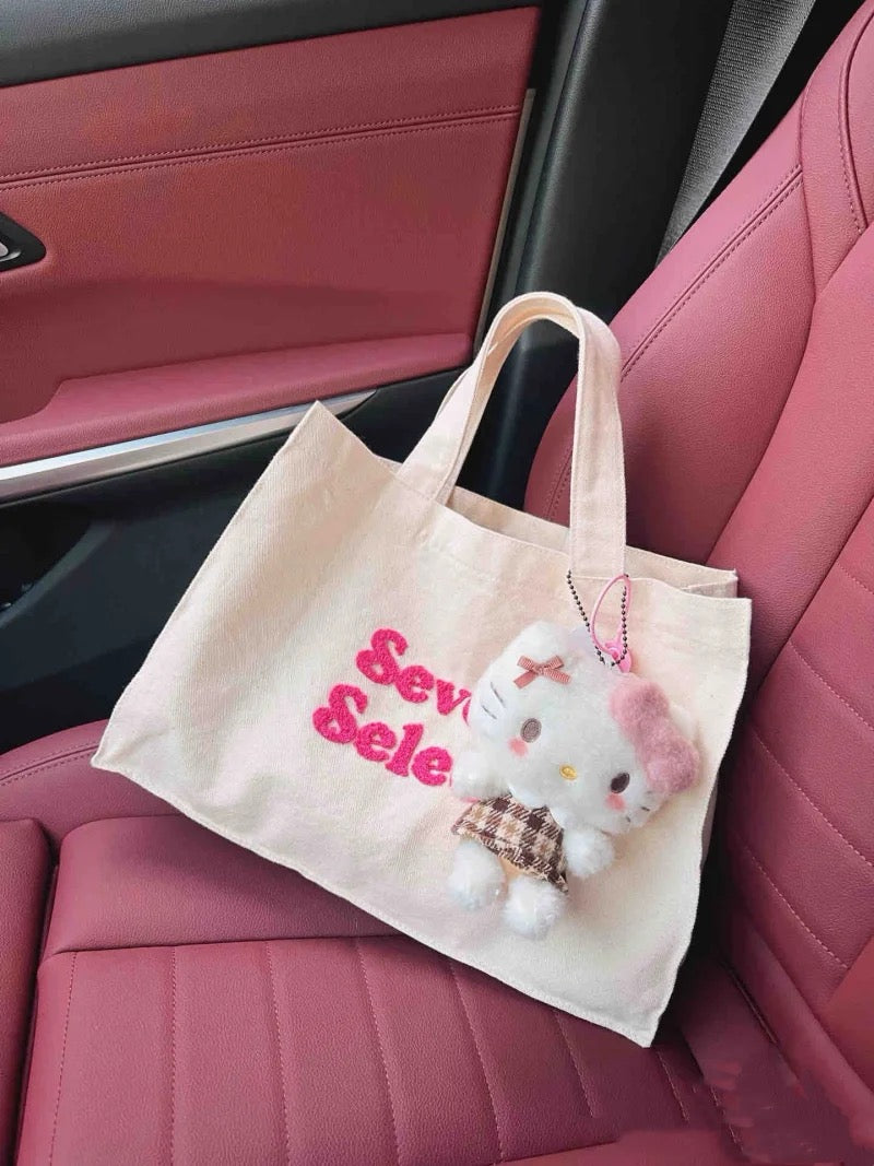Hello Kitty – Schlüsselanhänger mit Puppe im karierten Kleid