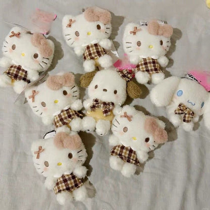 Hello Kitty – Schlüsselanhänger mit Puppe im karierten Kleid