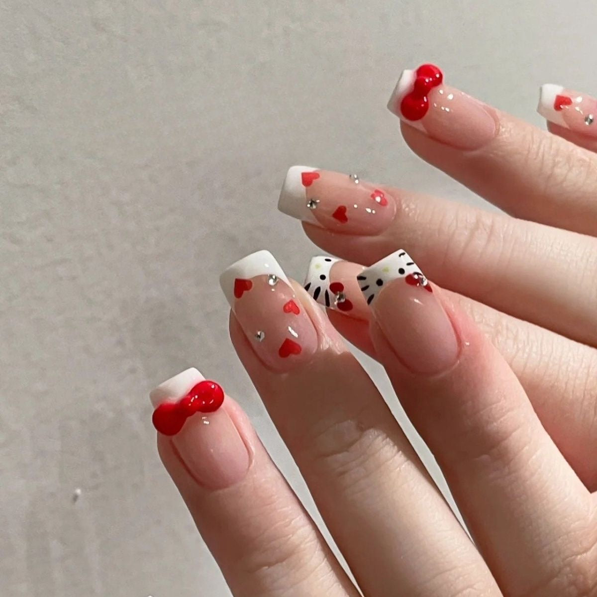 Hello Kitty French Aufkleb-Nagel-Set