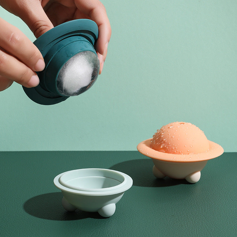 Globe Ice Cube Maker （Silicone ）Ice Mold for Juice Cocktail Whiskey, etc