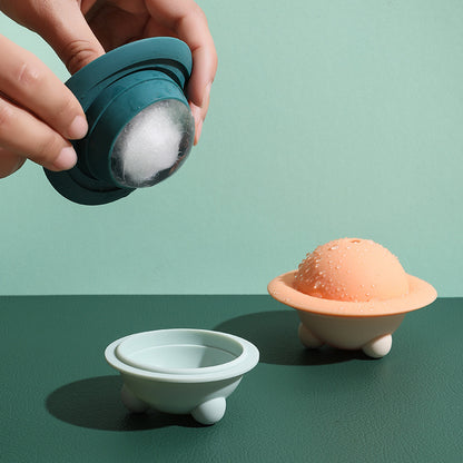 Globe Ice Cube Maker （Silicone ）Ice Mold for Juice Cocktail Whiskey, etc