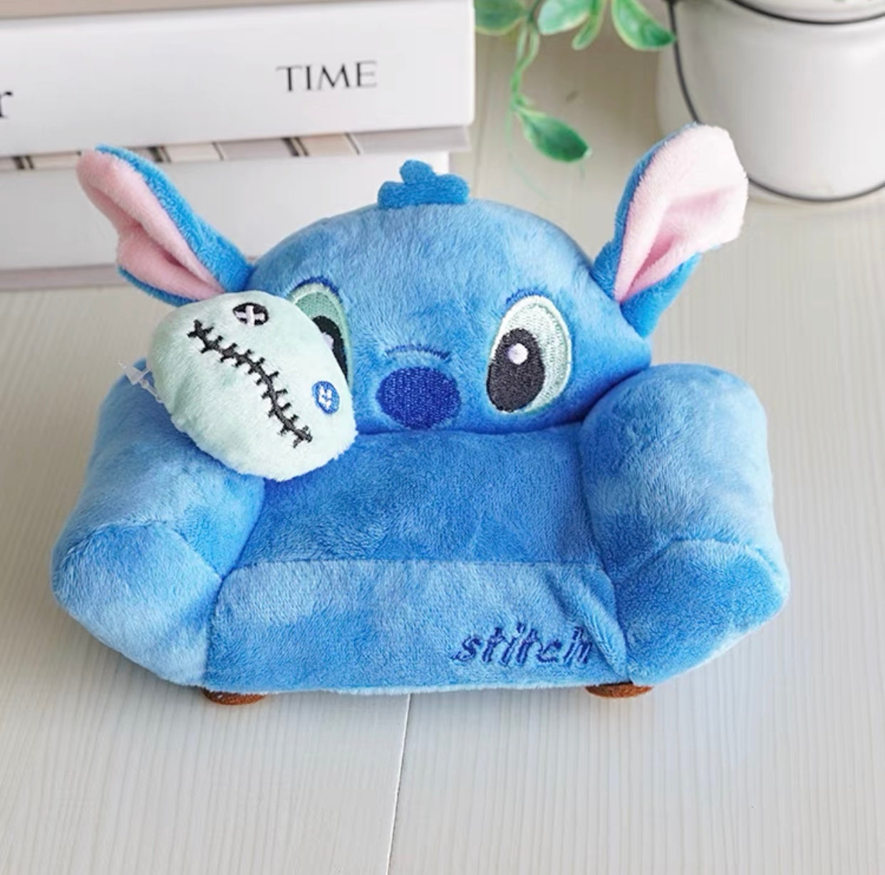 Sanrio-Couch